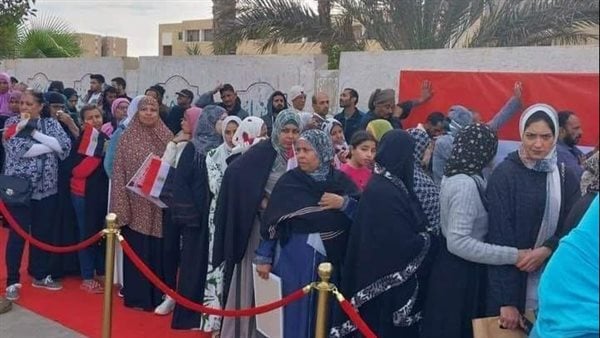سيدات وشباب.. حضور يرسم خريطة الانتخابات الرئاسية.. فيديو