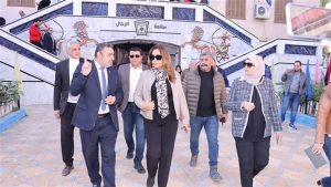 محافظ دمياط تتفقد اللجان الانتخابية وتشيد بالإقبال الكثيف من المواطنين