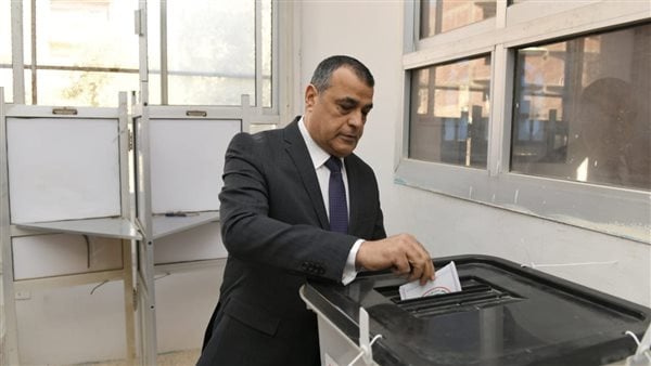 وزير الإنتاج الحربي يدلي بصوته في الانتخابات الرئاسية 2024