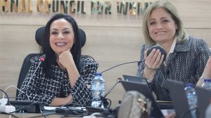 مايا مرسى تتفقد غرفة العمليات المركزية لمتابعة مشاركة المرأة في الانتخابات