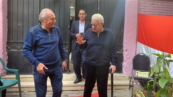 ظهور جديد لـ مرتضى منصور أثناء إدلاءه بصوته في الانتخابات الرئاسية| صور
