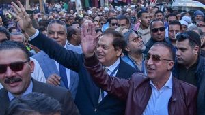 محافظ الإسكندرية ووكيل مجلس النواب يتفقدان اللجنة الانتخابية بمدرسة أبيس الثامنة