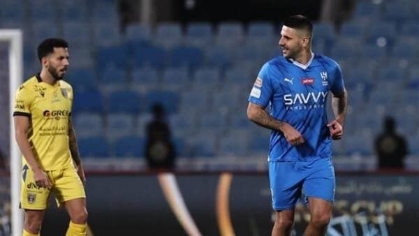 الهلال يقسو على التعاون ويتأهل لنصف نهائي كأس خادم الحرمين