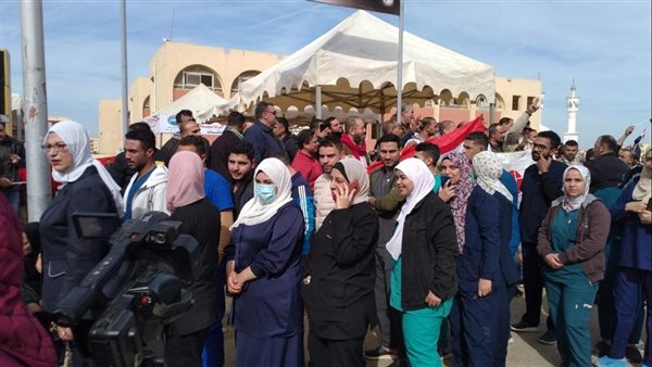 العاملون في مستشفي بدر الجامعي يشاركون في الانتخابات الرئاسية 2024