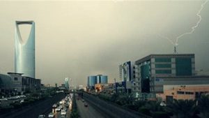 أمطار رعدية ورياح.. الأرصاد السعودية تطلق تحذيرا عاجلا في هذه المناطق