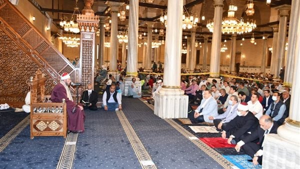 حكم قراءة القرآن في المساجد يوم الجمعة قبل الأذان.. الإفتاء تجيب