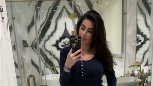 ياسمين صبري تبهر متابعيها بإطلالة كاجوال