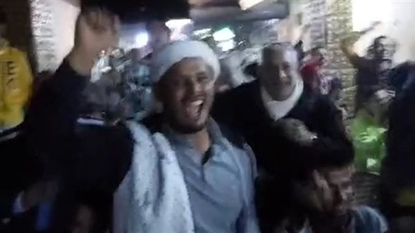 ثلاثية الأهلي الصاروخية في اتحاد جدة تشعل احتفالات جماهير الأحمر بالمقاهي