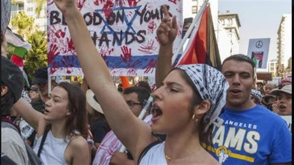 استطلاع: 51% من الشباب الأمريكيين يعتقدون أن حل الصراع هو نهاية إسرائيل