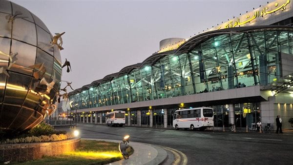وزير خارجية بريطانيا يصل القاهرة لمتابعة وصول مساعدات المملكة المتحدة إلى غزة