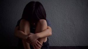 سخرها لإشباع رغباته..شيف سمك ينهي براءة فتاة بالمطرية بمراسلات وصور خاصة جدا