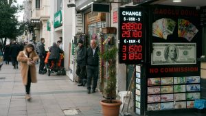 تركيا ترفع سعر الفائدة الرئيسي في محاولة لوقف التضخم