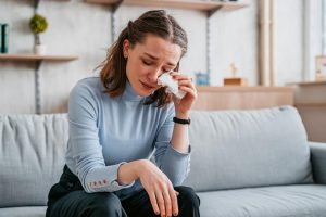 رائحة دموع المرأة تجعل الرجال أقل عدوانية: دراسة “رائعة”