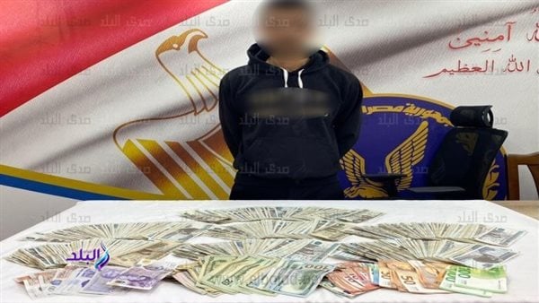 القبض على 3 أشخاص يتاجرون فى العملة