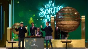 أغنى يانصيب في العالم “El Gordo” يحصل على جوائز بقيمة 2.8 مليار دولار