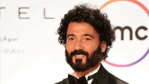 خالد النبوي: أحرص على أخذ”اللوف” الفنادق.. ومحمود سعد: بفضل الشباشب