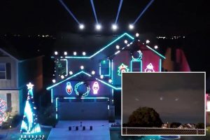 أخطاء مجتمع تكساس توضح عرض ضوء عيد الميلاد للأجانب الذين يهبطون الأجسام الطائرة المجهولة