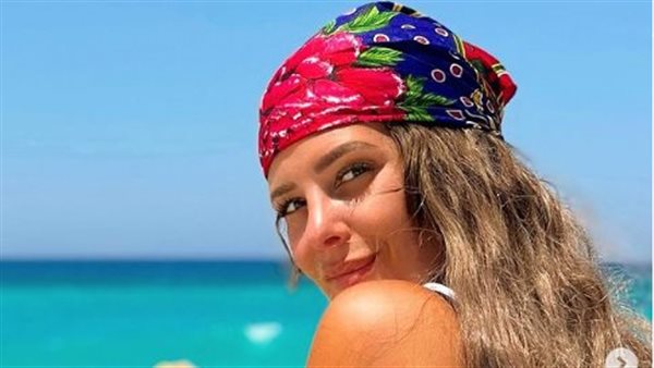 إيمان العاصي بإطلالة مثيرة للجدل في أحدث ظهور| شاهد