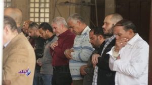 غياب حسام البدري وانهيار شقيقه في جنازة والدتهما .. تفاصيل