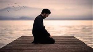 لماذا لا يجوز الصلاة عند شروق الشمس؟.. بسبب قرني الشيطان و4 أخرى