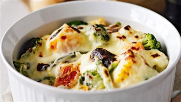 من المطبخ العربي .. طريقة عمل صينية خضار بالقشطة والجبن
