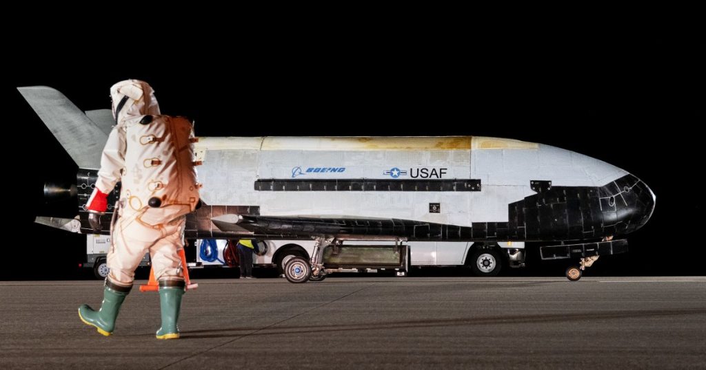 تأجيل إطلاق طائرة عسكرية أمريكية على متن صاروخ SpaceX Falcon Heavy إلى يوم الاثنين