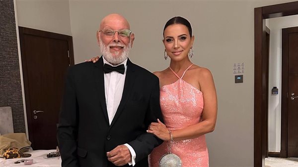 صدمة ريهام عبد الغفور بوفاة والدها.. 30 صورة تجمعهما سويا