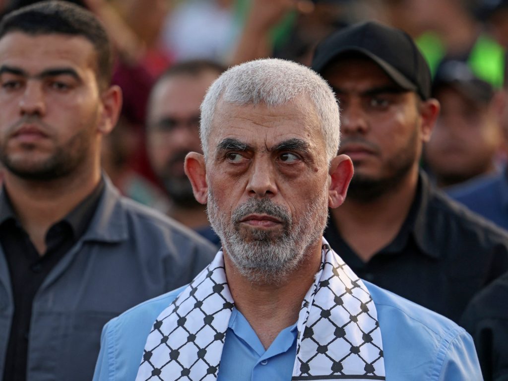 بالفيديو.. هذا ما توعد به السنوار محقق الشاباك الإسرائيلي قبل أعوام