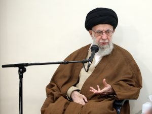 طهران تدعو لحظر نفطي على إسرائيل وتتهم أميركا بدعم مجازرها
