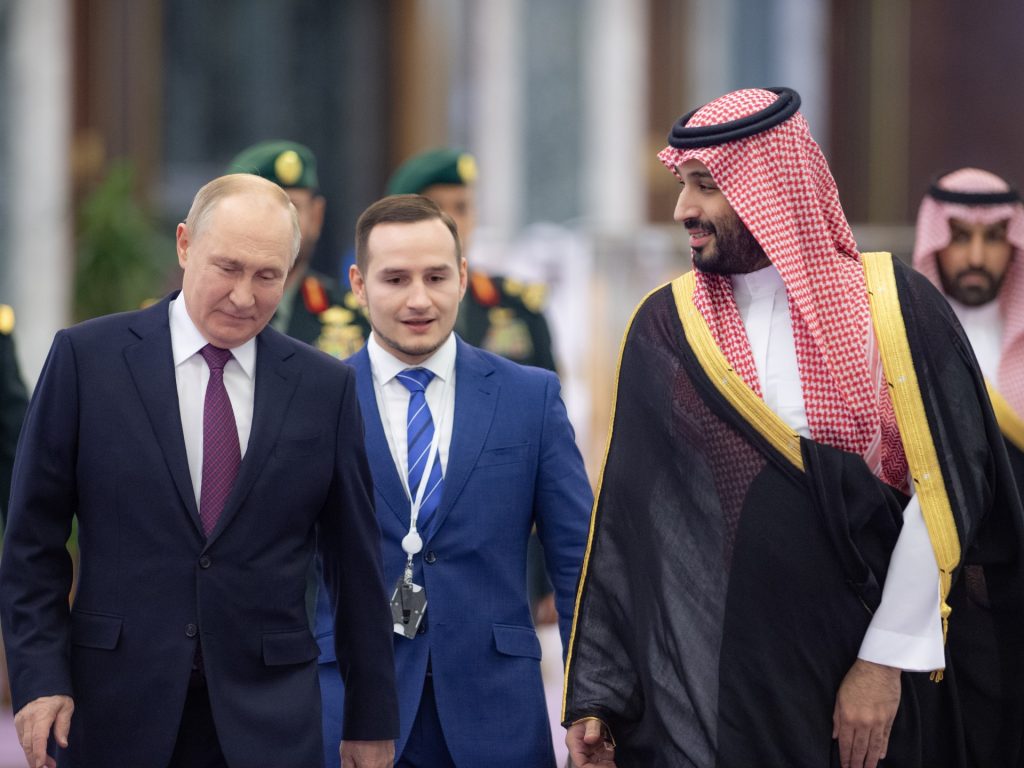 بوتين يبحث مع ابن سلمان التعاون في أوبك بلس خلال زيارة خاطفة
