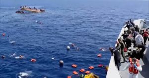 مقتل 61 مهاجرا قبالة سواحل ليبيا بحادث غرق “مأساوي”
