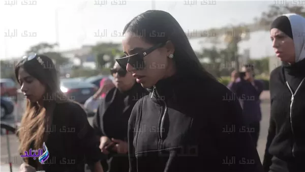 خالد زكي وأحمد السبكي في عزاء المنتجة ناهد فريد شوقي