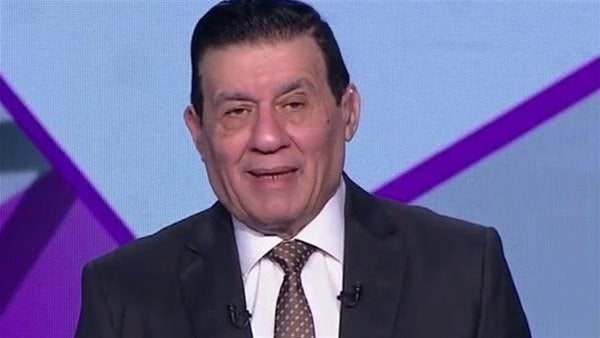 لعيب جاي مع العفش.. مدحت شلبي يسخر من صفقة الأهلي