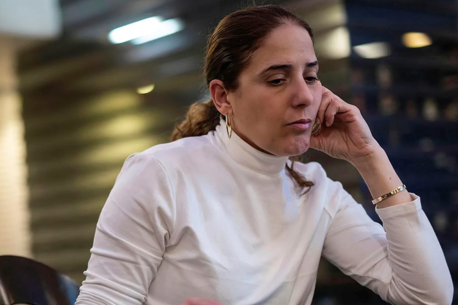 أسيرة إسرائيلية: حراسنا بغزة كانوا يحموننا بأجسادهم من القصف