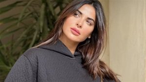 نورهان منصور تستعرض أنوثتها بإطلالة شتوية