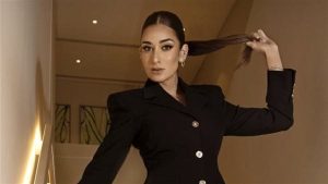 بالفورمال.. أمينة خليل تخطف الأنظار بجمالها