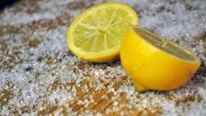 بدون مواد كيماوية.. اصنعي صابون الأطباق السائل من قشور الليمون