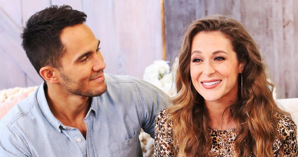 تقول Alexa PenaVega أن هناك أوقات كانت هي وكارلوس PenaVega “ينفصلان” إذا لم يكونا متزوجين (حصريًا)