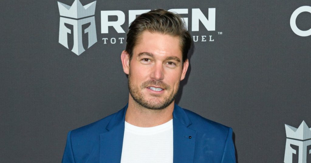 يوضح كريج كونوفر من Southern Charm أنه لم يكن يشرب الكحول أثناء التصوير خلف عجلة القيادة