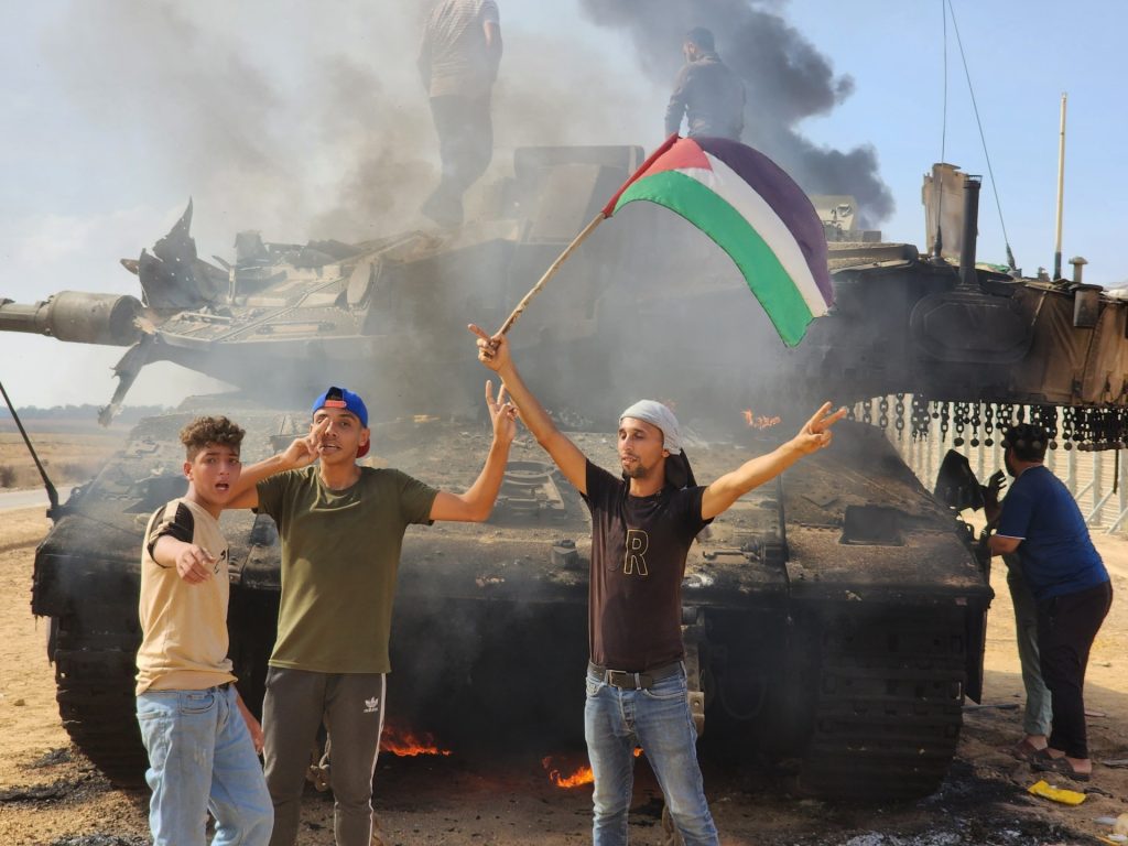 رقم هاتف السنوار وحرب الصورة والدعاية الإسرائيلية الفاشلة.. الملثم يكسب المعركة