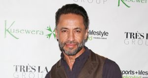 وفاة نجم فيلم “حياة واحدة للعيش” كامار دي لوس رييس عن عمر يناهز 56 عامًا بعد معركة مع السرطان