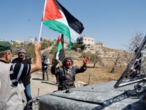 حصار واعتقالات والسلطة تفكك عبوات ناسفة للمقاومة في الضفة