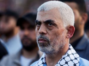 هيئة البث الإسرائيلية: السنوار لديه “خطة منظمة” لإنهاء الحرب