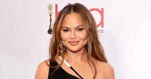 تقول Chrissy Teigen إنها “شاهدت” ابنها الراحل جاك أثناء جلسة العلاج بالكيتامين