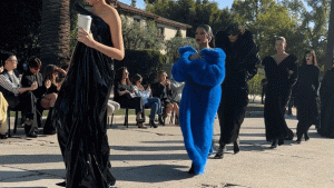 La-La-Land أصبحت الآن Demna-Land: رؤية عرض أزياء Balenciaga Ur-Hollywood تستحوذ على لوس أنجلوس