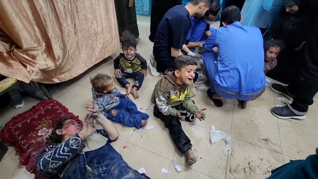 مشاهد إصابات مروعة وصلت إلى مستشفى وسط قطاع غزة