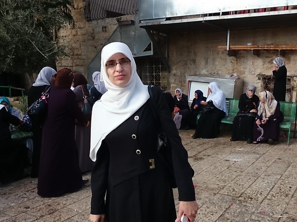 المحررة هنادي الحلواني: الأسيرات يعشن في كابوس بعيدا عن أعين العالم