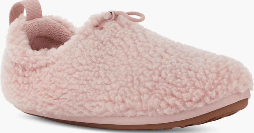 هذه النعال المريحة من Ugg هي حذائي الجديد لفصل الشتاء – وهي معروضة للبيع مقابل 50 دولارًا فقط