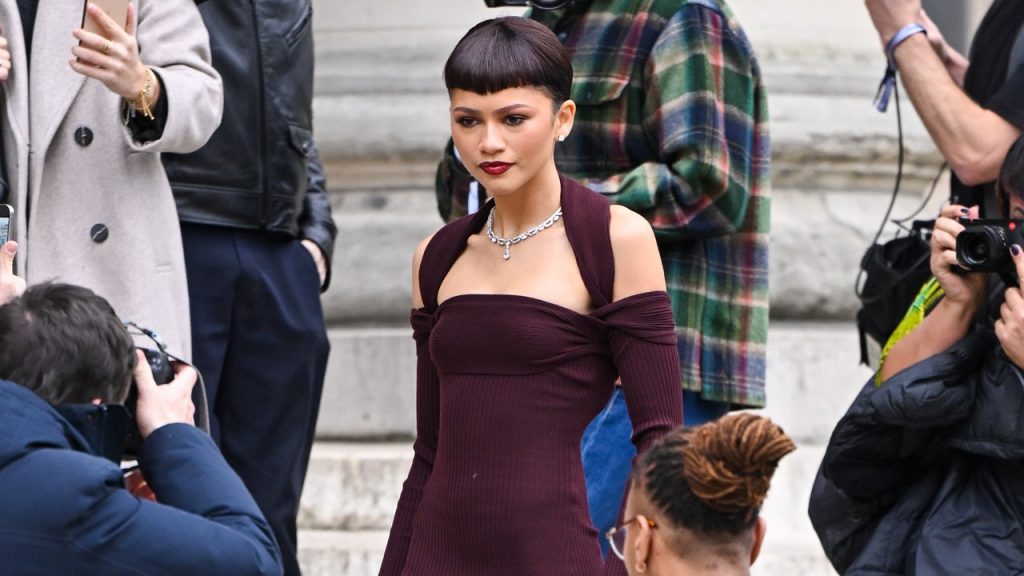 Zendaya تعرض ملكية الخيال العلمي في فندي كوتور