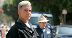 CBS تطلب عرضًا مسبقًا لمسلسل NCIS حول الشاب ليروي جيثرو جيبس - لكن هل سيعود مارك هارمون؟
